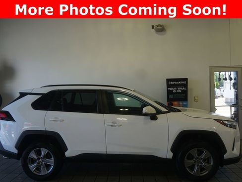 Used 2024 Toyota RAV4 XLE AWD/4WD image 2