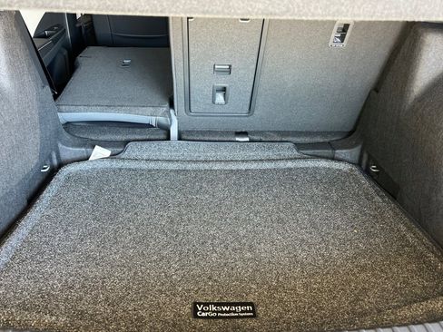 New 2026 Volkswagen Taos SE image 15