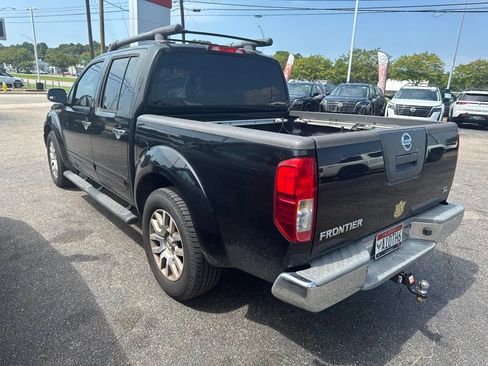 Used 2011 Nissan Frontier SL RWD image 2