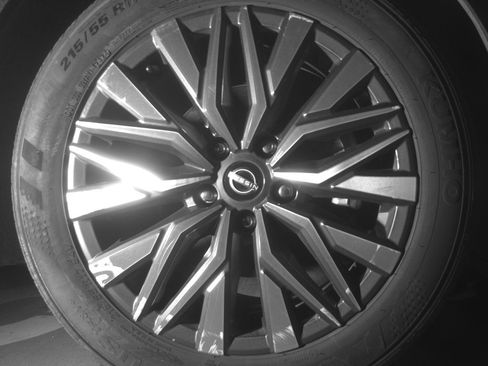 Used 2025 Nissan Altima 2.5 SV image 13