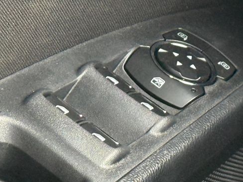 Used 2020 Ford Fusion SE FWD image 32
