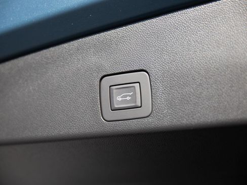 Used 2024 Buick Encore GX Avenir w/ Avenir Technology Package image 25