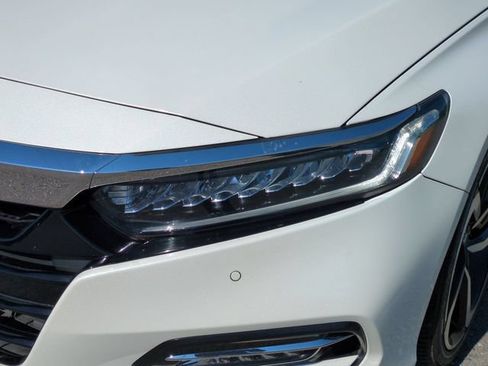 Used 2019 Honda Accord Touring image 9