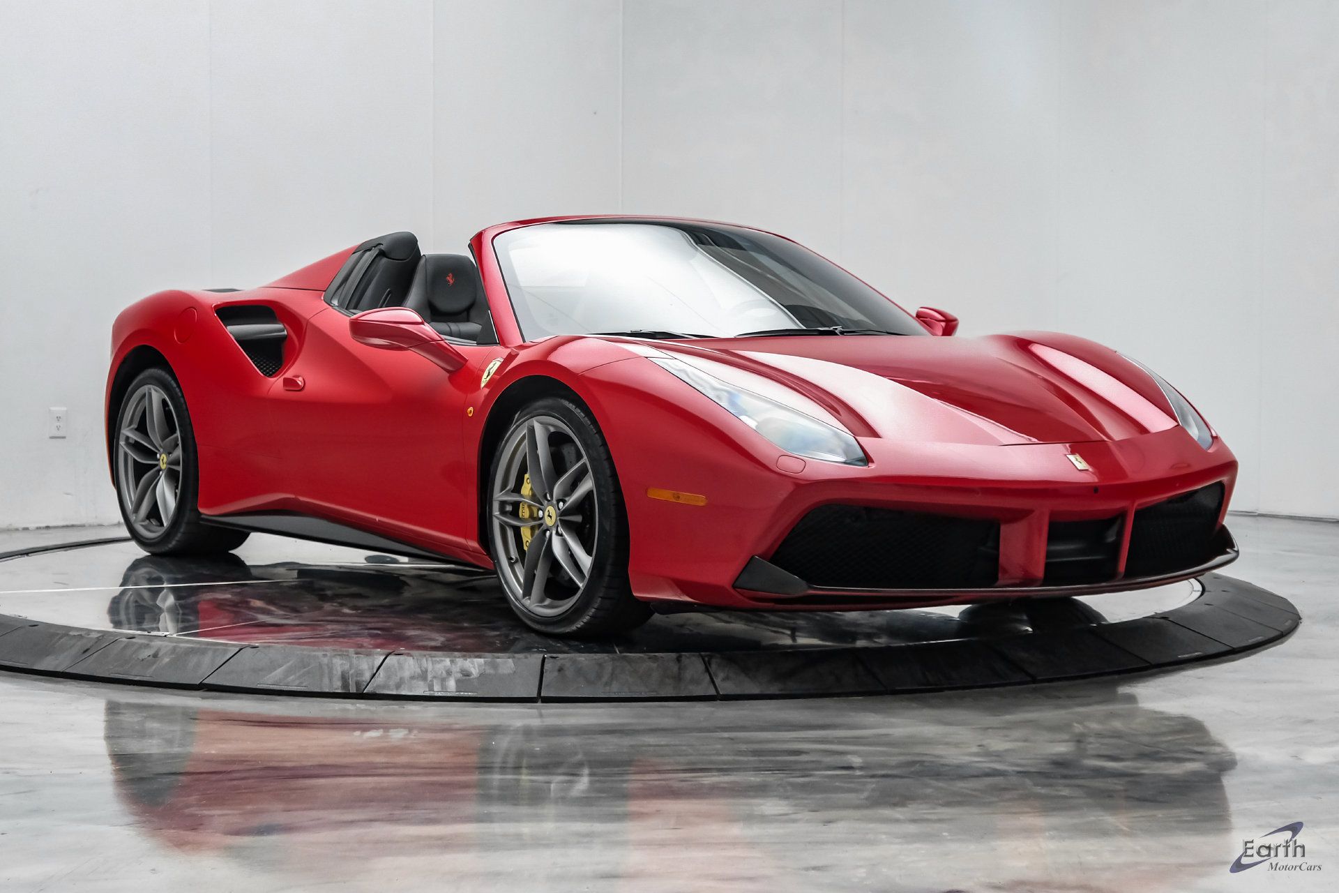 Used 2018 Ferrari 488 Spider RWD image 31