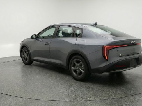 Used 2025 Kia K4 LXS image 6