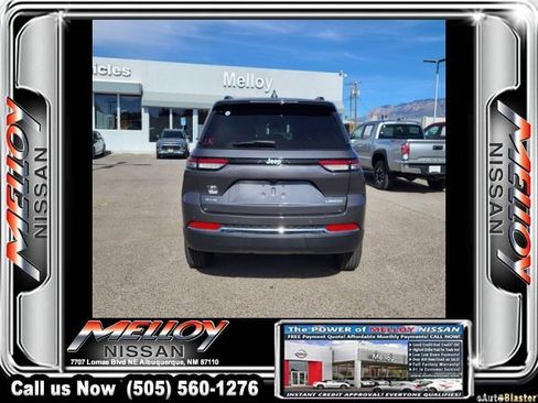 Used 2025 Jeep Grand Cherokee Laredo image 13