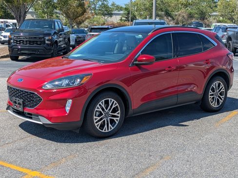 Used 2020 Ford Escape SEL image 8