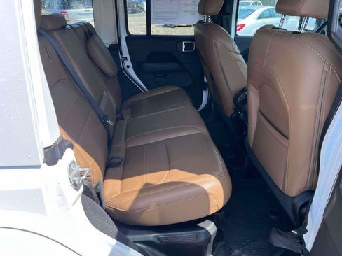Used 2021 Jeep Wrangler Unlimited Sahara w/ Cold Weather Group AWD/4WD image 20