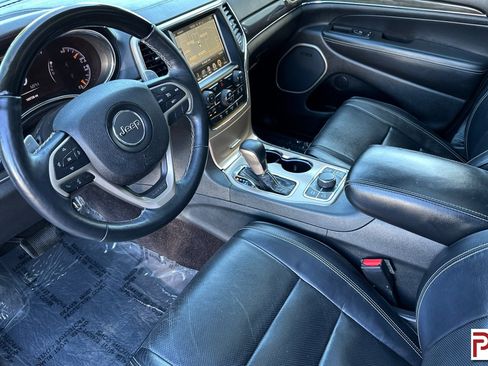 Used 2017 Jeep Grand Cherokee Overland image 10