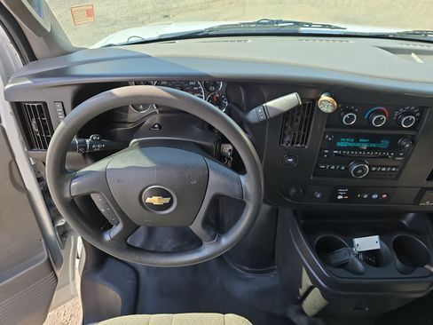 Used 2018 Chevrolet Express 3500 w/ Power Convenience Package image 18