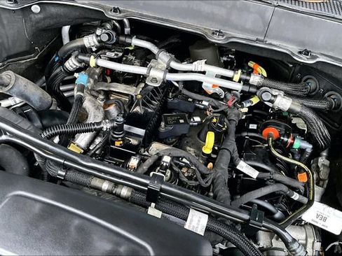 Used 2022 Ford Explorer XLT w/ Equipment Group 202A image 28