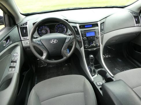Used 2013 Hyundai Sonata GLS w/ Popular Equipment Pkg FWD image 9