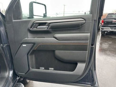 Used 2024 GMC Sierra 2500 AT4 w/ Technology Package AWD/4WD image 11