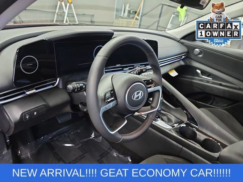 Used 2024 Hyundai Elantra SEL w/ Convenience Package FWD image 16