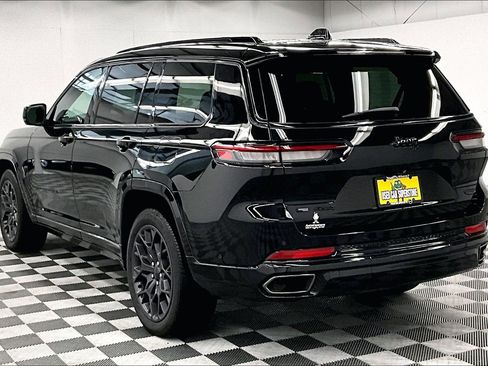 Used 2023 Jeep Grand Cherokee L Summit AWD/4WD image 3
