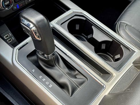 Used 2019 Ford F150 Lariat w/ Equipment Group 502A Luxury AWD/4WD image 32