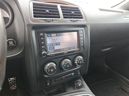 Used 2014 Dodge Challenger R/T image 17