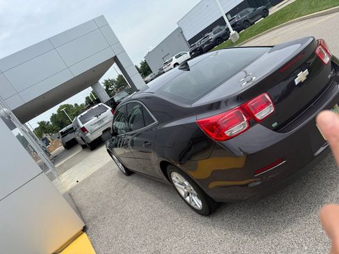 Used 2015 Chevrolet Malibu LT w/ Power Convenience Package FWD image 3