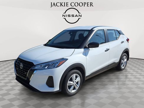 Certified 2025 Nissan Kicks Play S FWD image 1