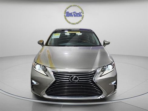 Used 2016 Lexus ES 350 Sedan w/ Luxury Package w/Wood Trim image 9