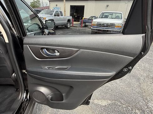 Used 2020 Nissan Rogue SV AWD/4WD image 24