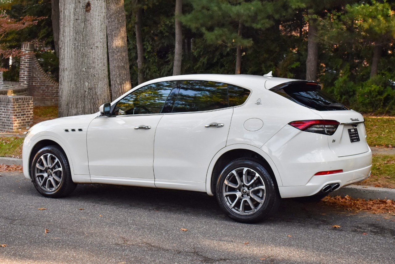Used 2021 Maserati Levante AWD/4WD image 6
