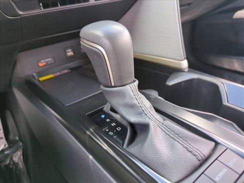 Used 2025 Toyota Camry SE FWD image 12