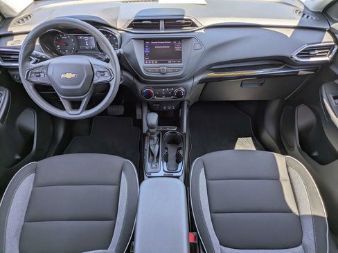 Used 2023 Chevrolet TrailBlazer LT FWD image 15