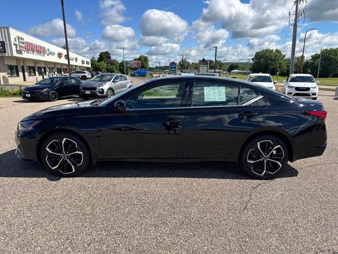 Used 2024 Nissan Altima 2.5 SR AWD/4WD image 2