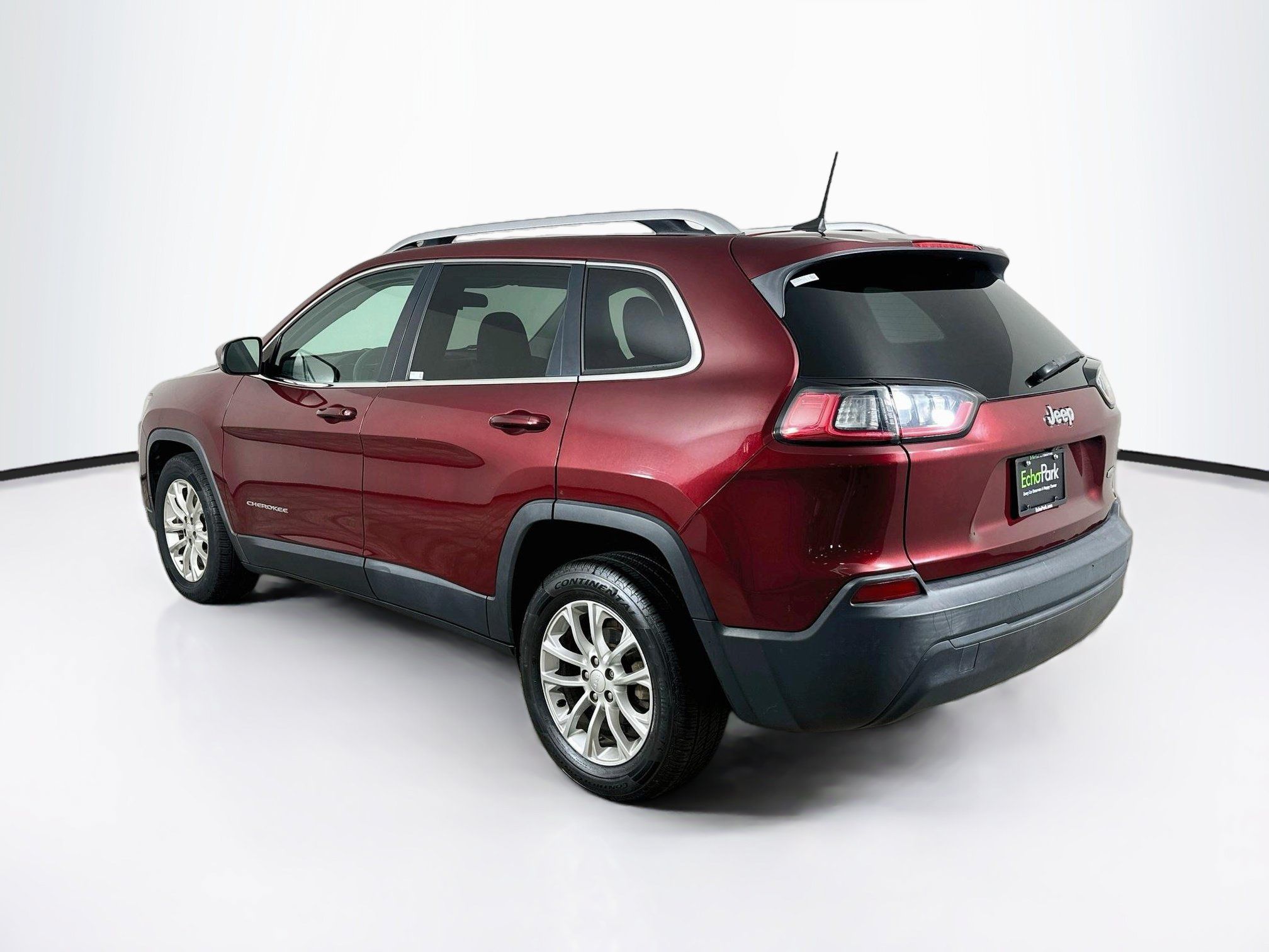 Used 2019 Jeep Cherokee Latitude w/ Popular Appearance Group FWD image 5