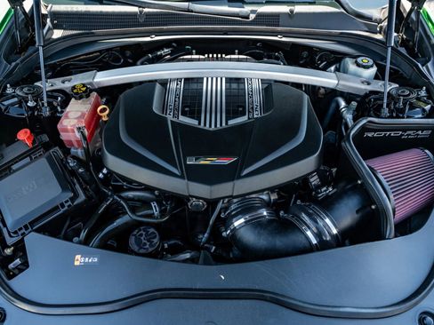 Used 2019 Cadillac CTS V w/ Luxury Package RWD image 38