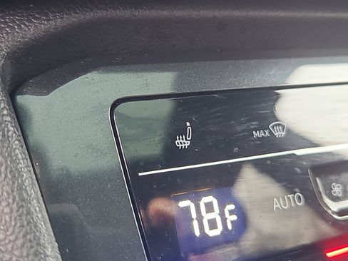 Certified 2024 Volkswagen Tiguan SE R-Line image 14