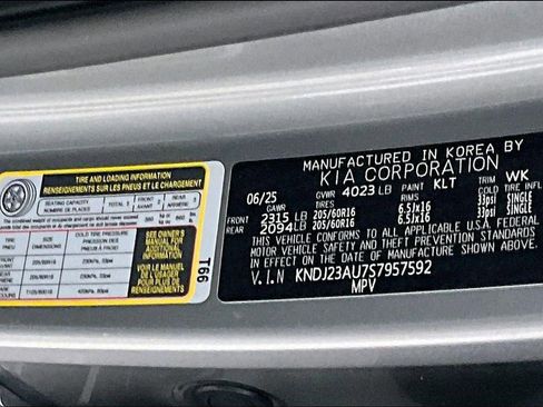 Used 2025 Kia Soul LX FWD image 18