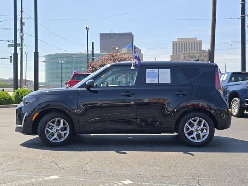 Used 2025 Kia Soul LX w/ LX Technology Package FWD image 18