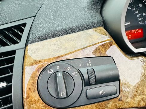 Used 2007 BMW Z4 3.0i image 17