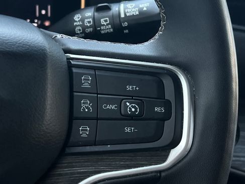 Used 2022 Jeep Wagoneer Series II image 32