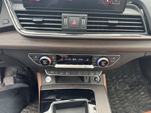 Used 2023 Audi Q5 e Premium Plus w/ Premium Plus Package image 19