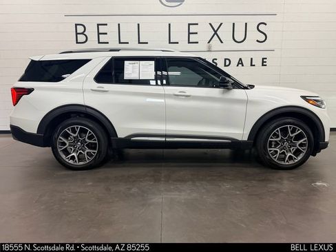 Used 2025 Ford Explorer Platinum w/ Ultimate Package AWD/4WD image 3