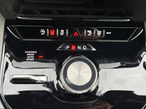 Used 2025 Jeep Wagoneer Series II image 12