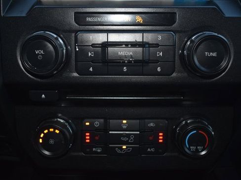 Used 2018 Ford F150 XLT w/ Equipment Group 302A Luxury image 33