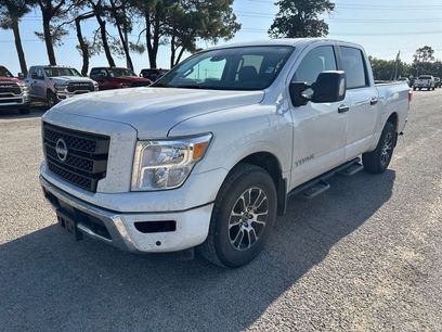 Used 2024 Nissan Titan SV w/ SV Convenience Package