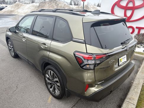 Used 2025 Subaru Forester Touring image 6