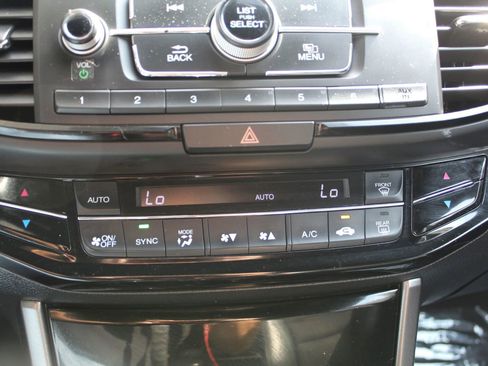 Used 2016 Honda Accord Sport image 22