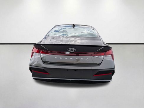 New 2026 Hyundai Elantra SEL Sport FWD image 5