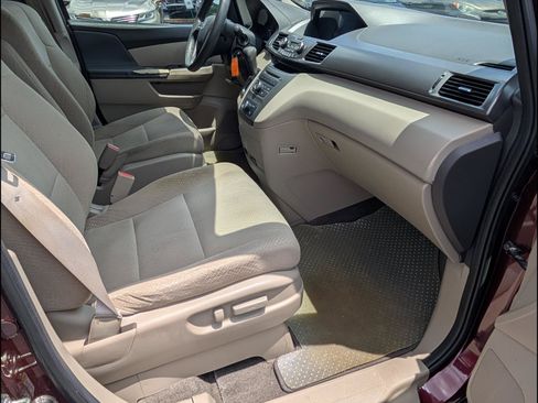 Used 2014 Honda Odyssey LX image 18