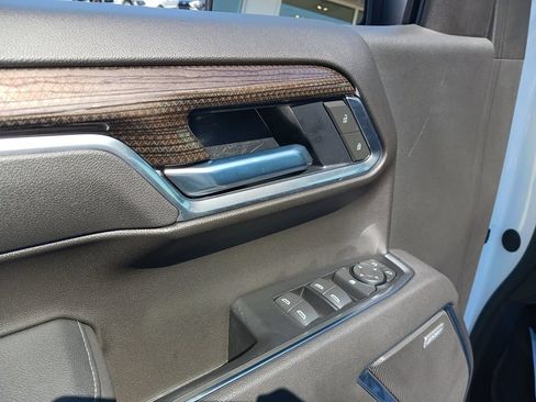 Used 2025 Chevrolet Silverado 1500 RST w/ Convenience Package II AWD/4WD image 32