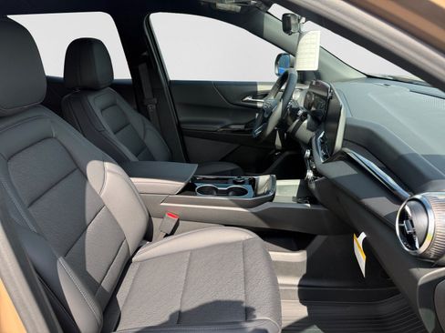 New 2027 Chevrolet Equinox LT w/ Convenience Package II FWD image 13