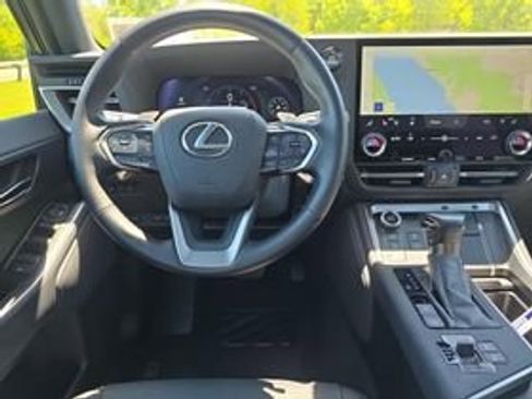 Used 2025 Lexus GX 550 AWD/4WD image 13