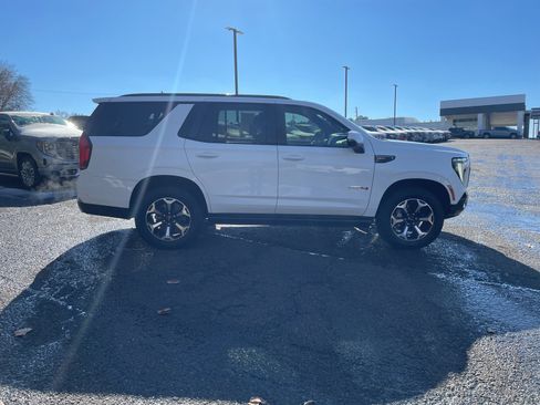 Used 2025 GMC Yukon AT4 w/ AT4 Premium Plus Package image 6