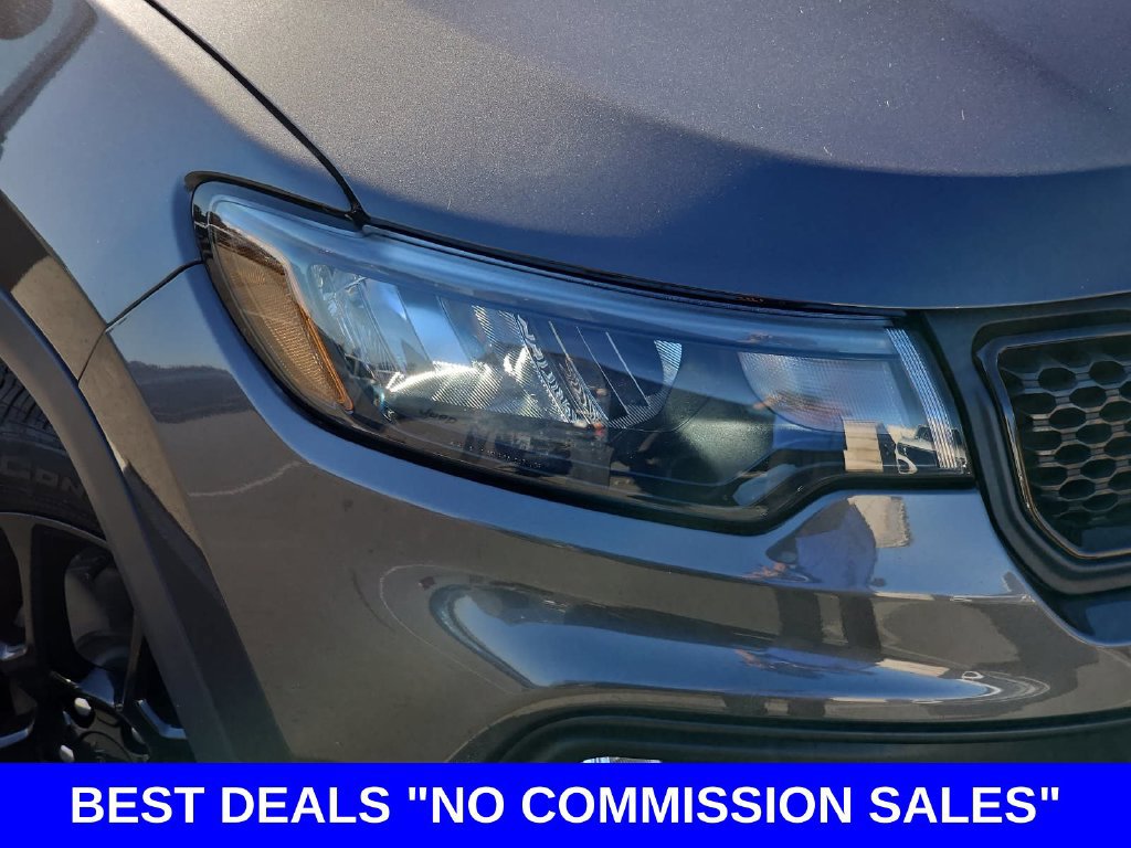 Used 2023 Jeep Compass Latitude w/ Sun and Sound Group AWD/4WD image 33